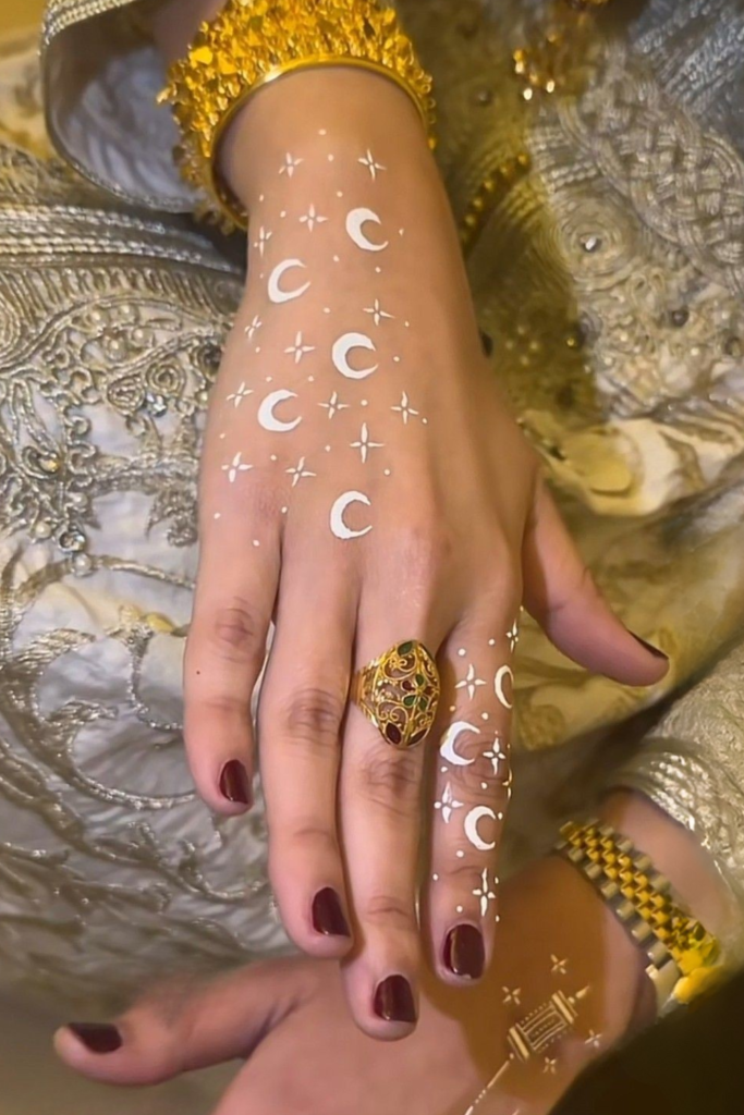 Stunning White Henna Designs 2026: Elegant Trends You’ll Absolutely Love Fusion and Fantasy Designs
