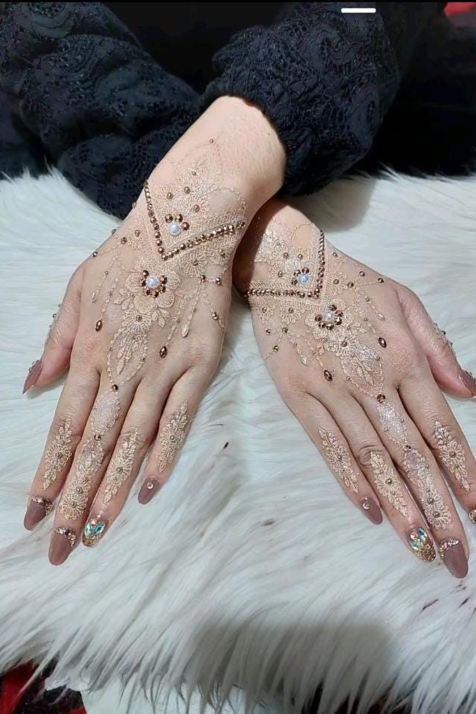 Stunning White Henna Designs 2026: Elegant Trends You’ll Absolutely Love Fusion and Fantasy Designs