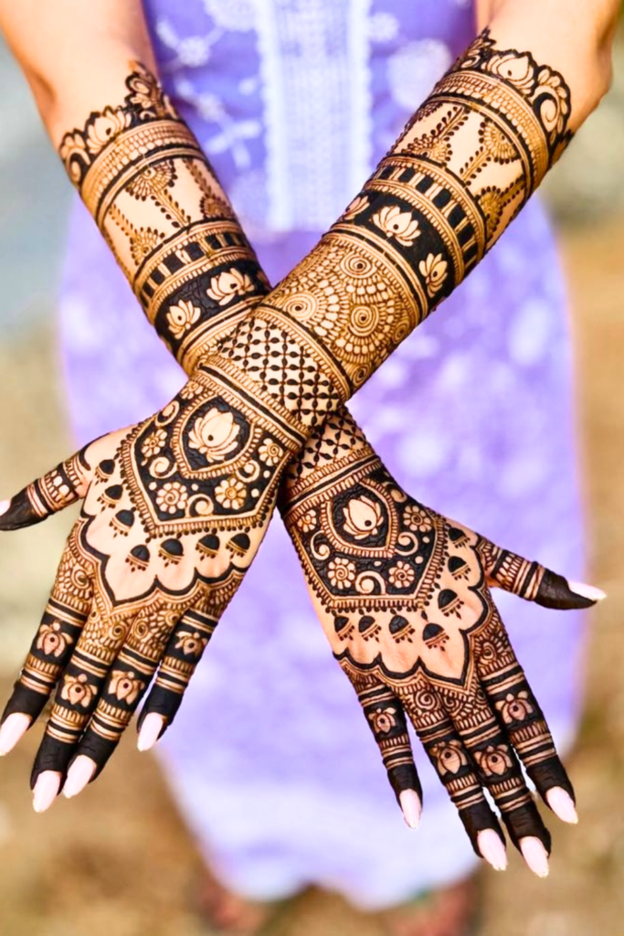 back hand bridal mehndi design 