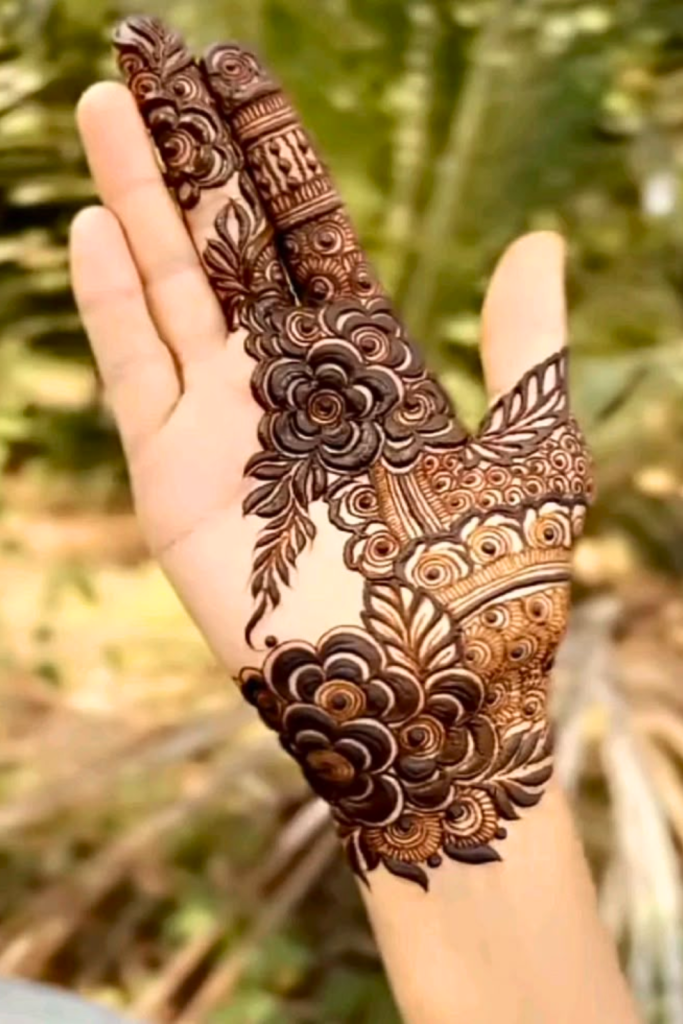 geometric dubai mehndi