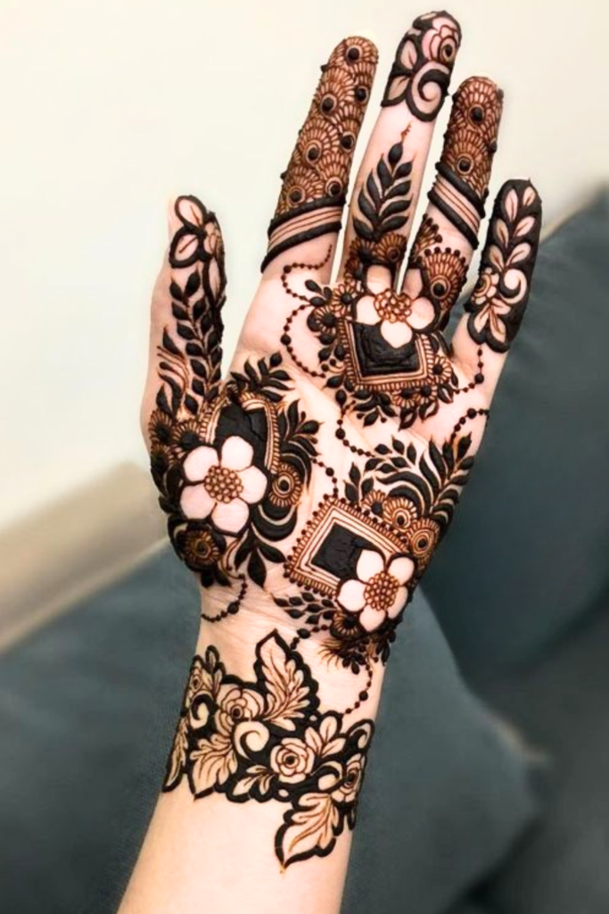 indian fronthand mehndi 