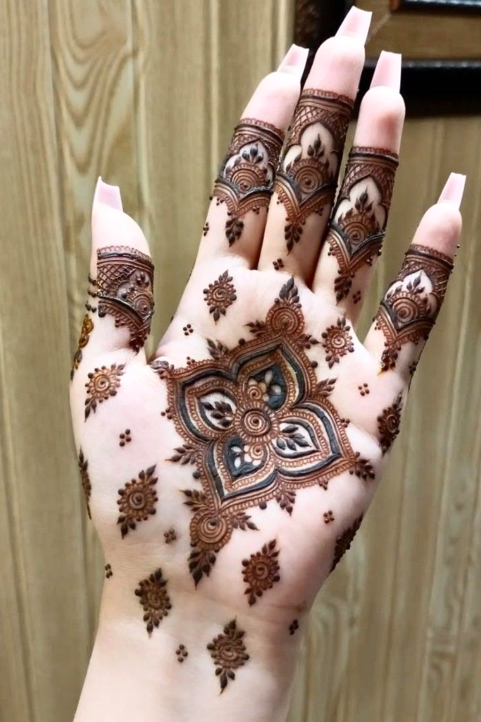 pakistani fronthand mehndi 
