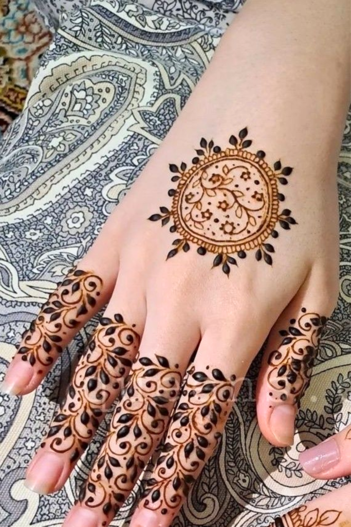 vine and leaf tikki mehndi design