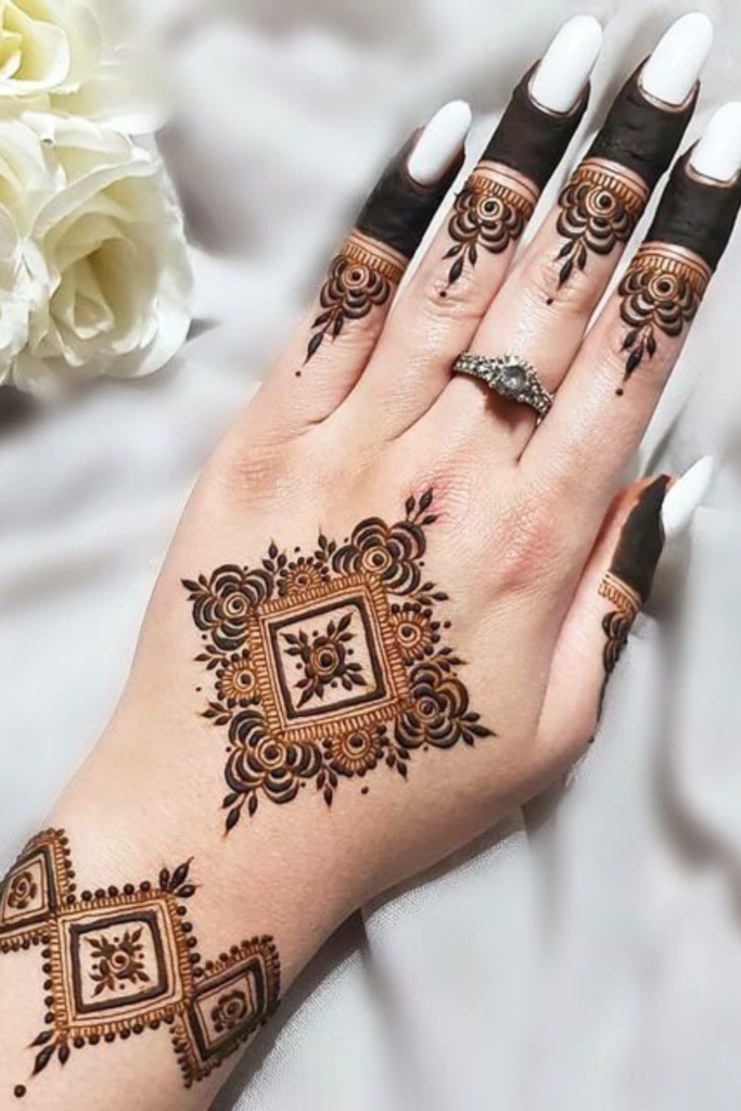 wrist zigzag mehndi design